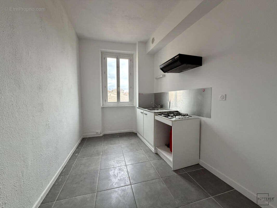 Appartement à LEZIGNAN-CORBIERES