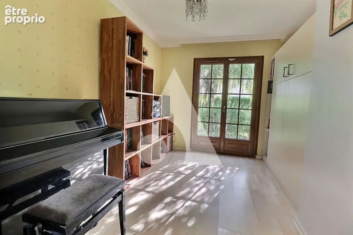 Maison individuel 7 pièces avec piscine - CENTRE VILLE - photo 6