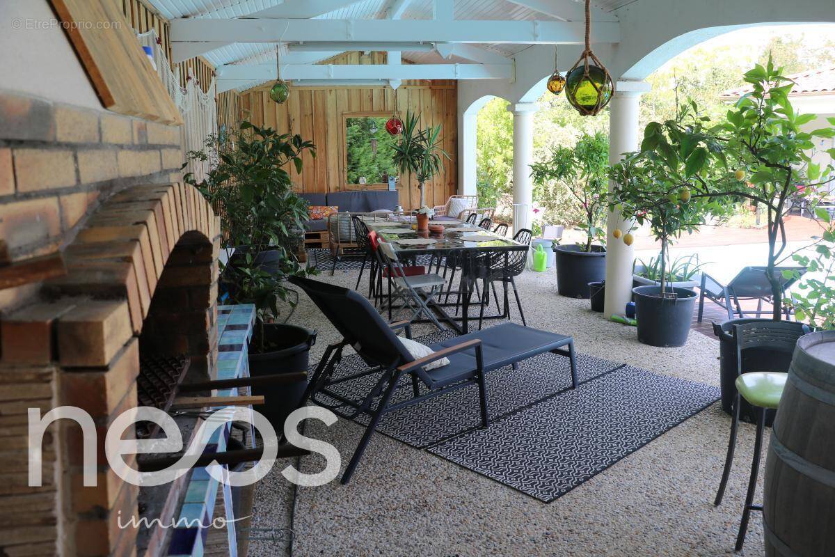 Maison 137 m² à Genissac  - photo 14