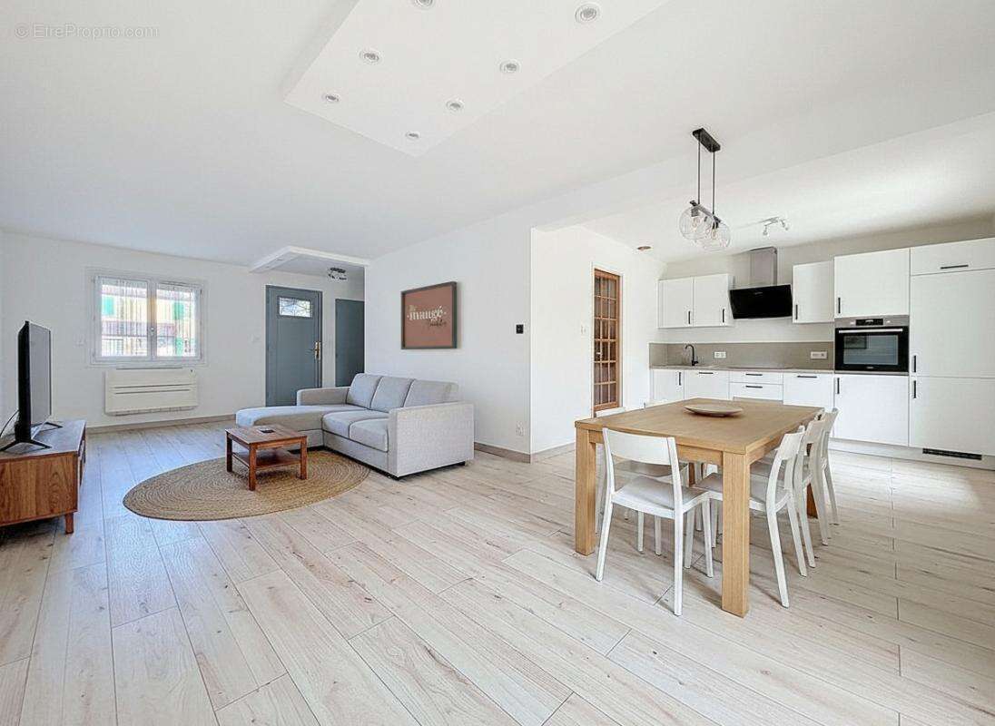 Maison à LA VERPILLIERE