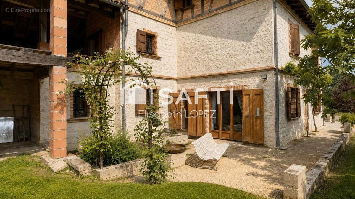 Maison 230 m² à Puybegon  - photo 4