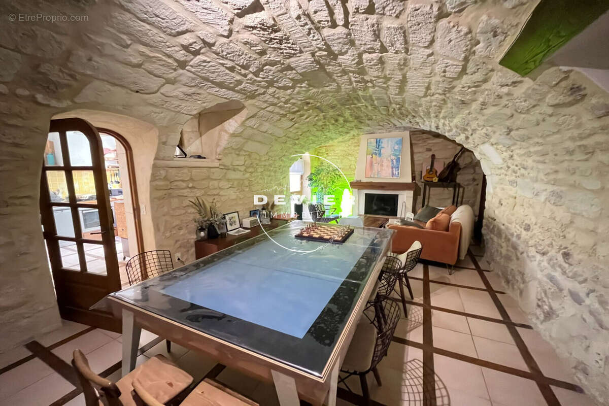 Maison à SAINT-GENIES-DES-MOURGUES