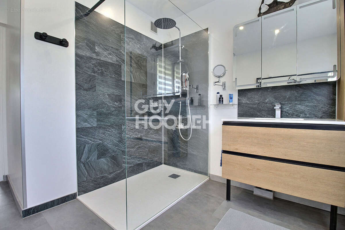 Maison à LAY-SAINT-CHRISTOPHE