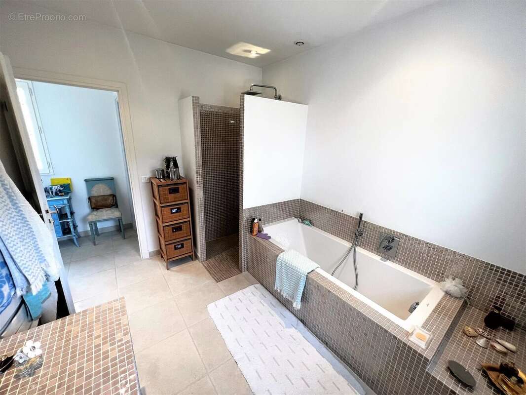 Maison à TOURRETTE-LEVENS