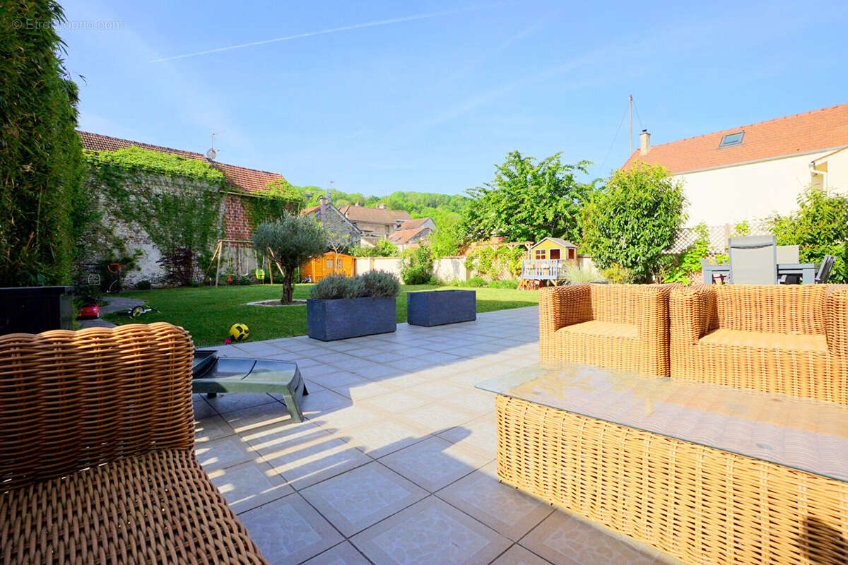 Maison à MEZIERES-SUR-SEINE