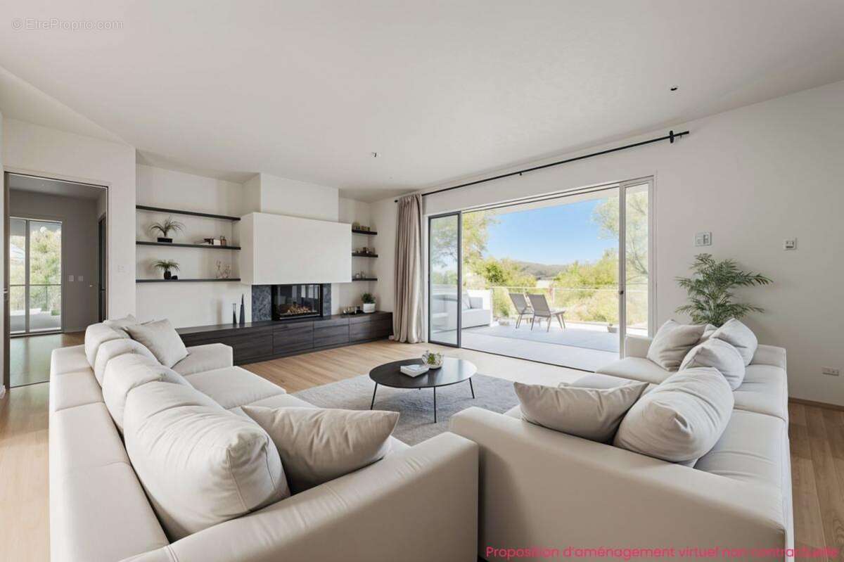 Maison à SAINT-CYR-SUR-MER