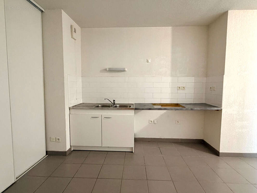 Appartement t3 - terrasse & parking - photo 6