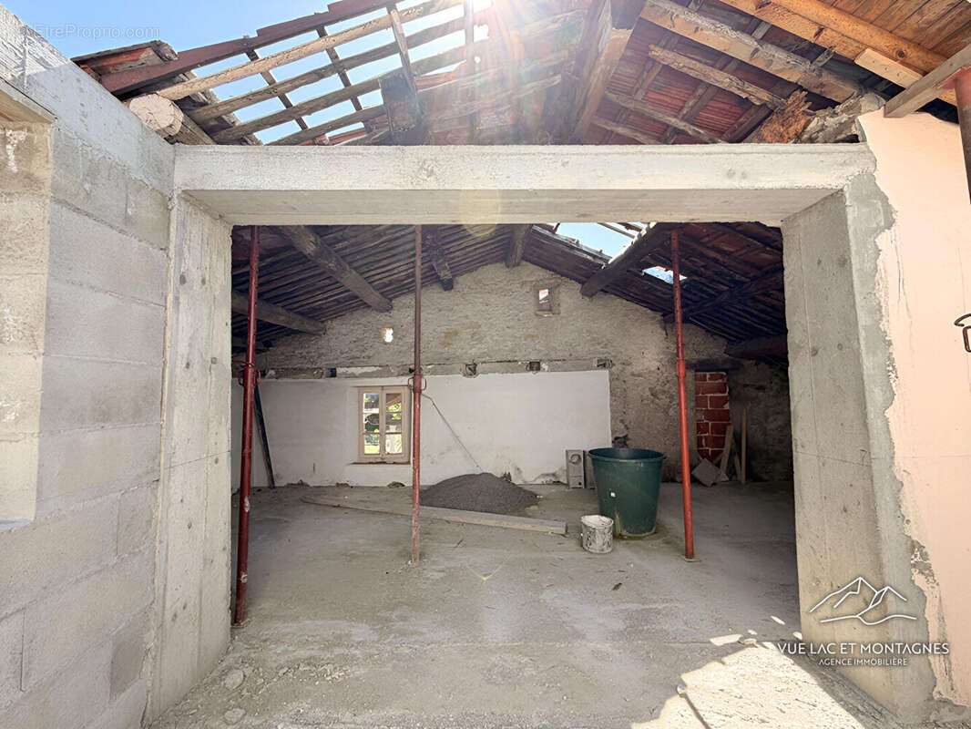 Maison de village à rénover en 2 appartements - Allinges 74200 - photo 8