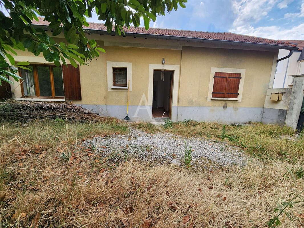 Maison Mandres Les Roses 4 pièce(s) 72.60 m2 - photo 2
