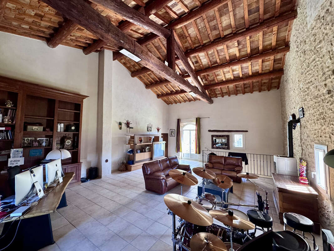 Maison à L'ISLE-SUR-LA-SORGUE