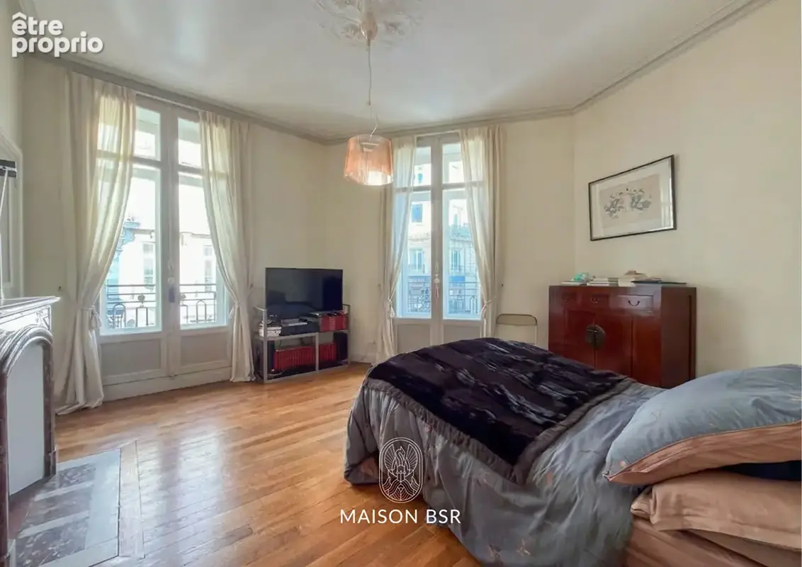 Appartement Nantes - Spacieux T6 de 154 m² avec cachet de l'ancien : 4 chambres, triple exposition et annexes - photo 8