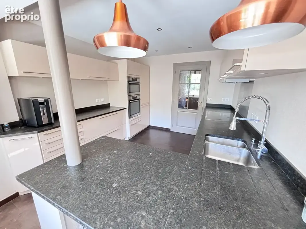 VENTE : maison de 8 pièces (208 m²) à CERNAY - photo 8