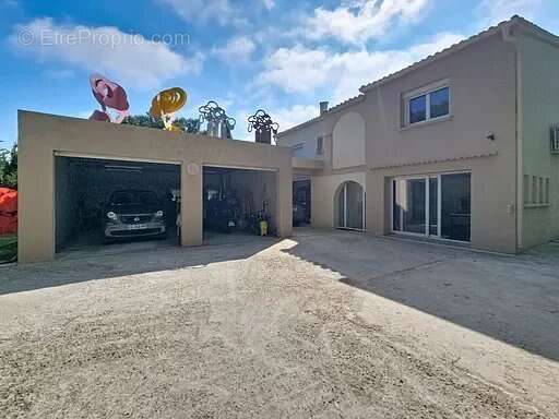 Maison à SAINT-LAURENT-DU-VAR