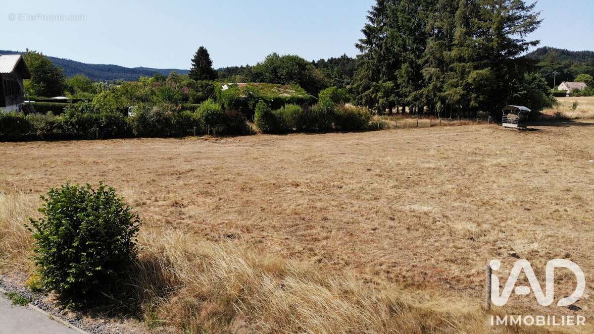 Terrain 2116 m² à La Salle  - photo 5