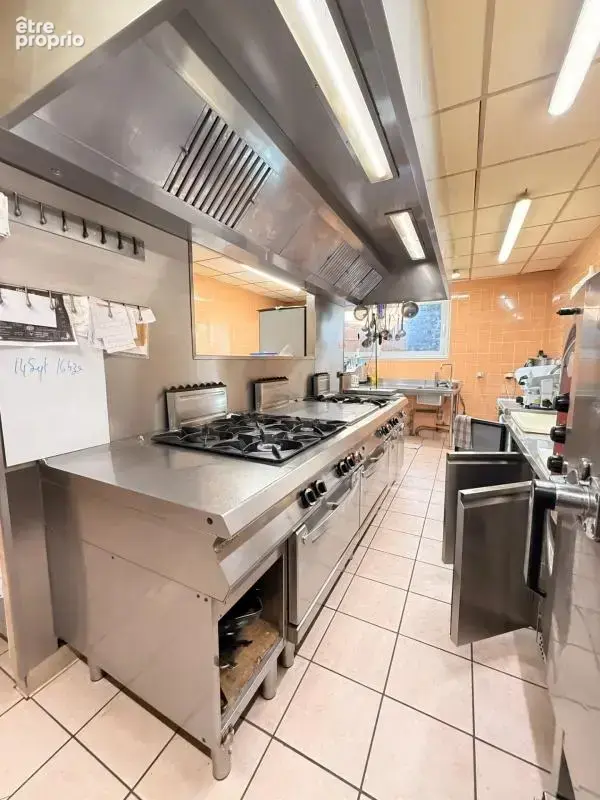 OPPORTUNITE ! Restaurant de caractère avec fonds et murs, adresse emblématique, à vendre au coeur de Guéret 415 000 € - photo 7