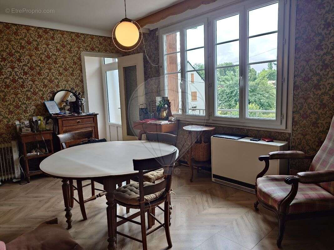 Maison à LUZY
