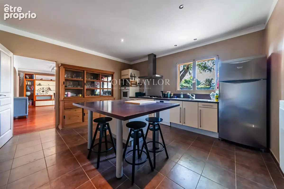 Maison à vendre à Cabrières-d'Avignon : 160 m² de charme avec piscine - photo 10