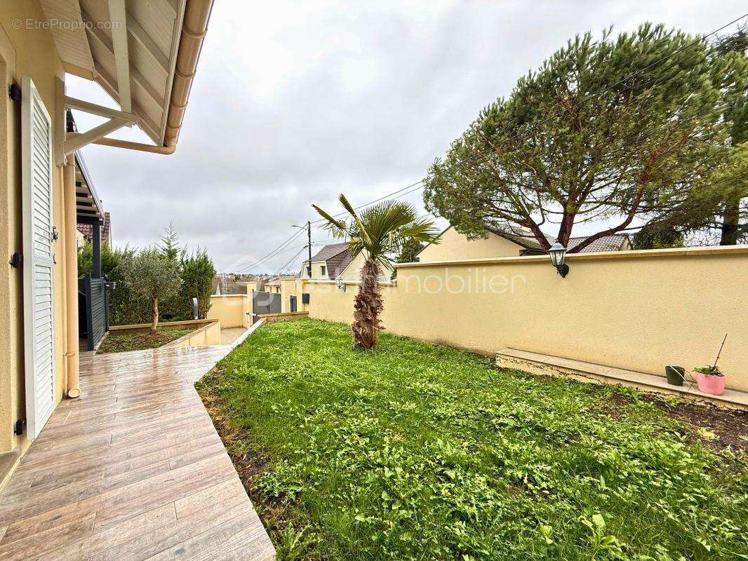 Maison à CORBEIL-ESSONNES