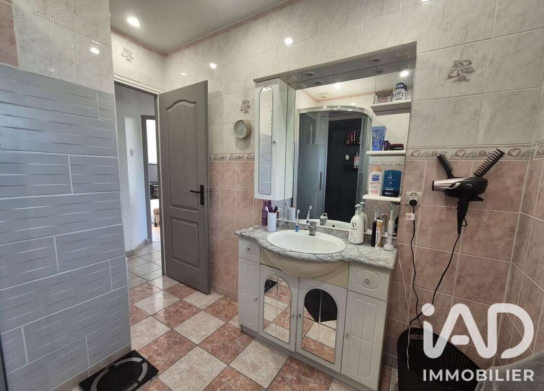 Maison 110 m² à Dollon  - photo 8