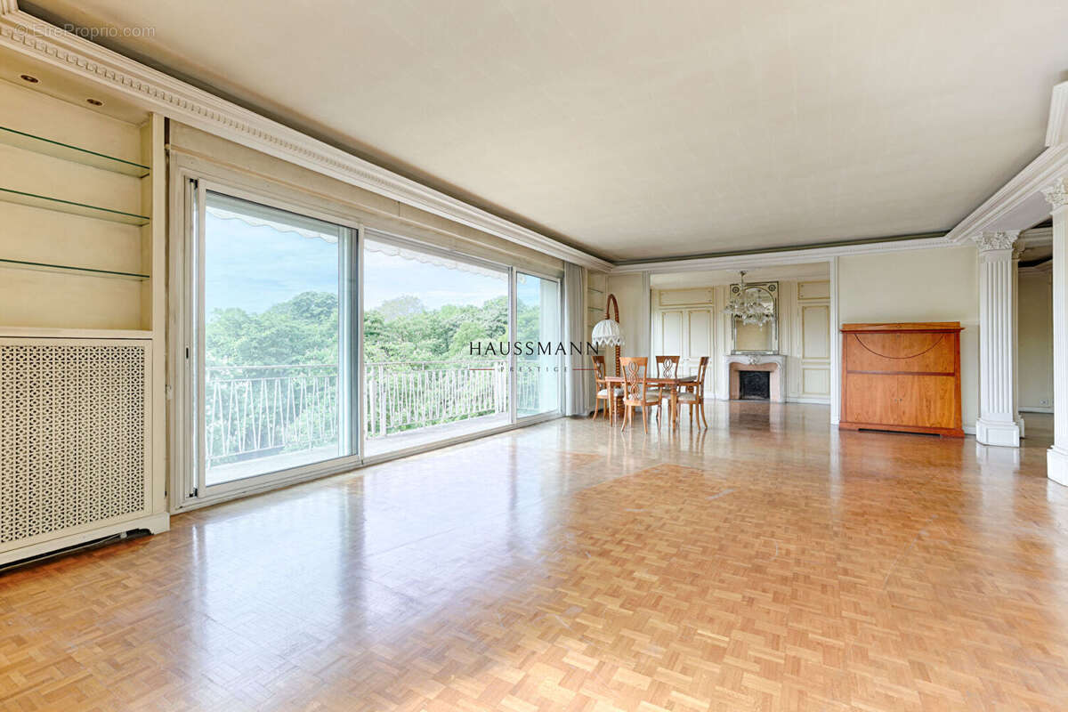 Appartement à NEUILLY-SUR-SEINE