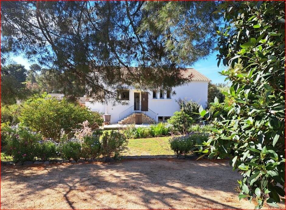 Maison à CARQUEIRANNE