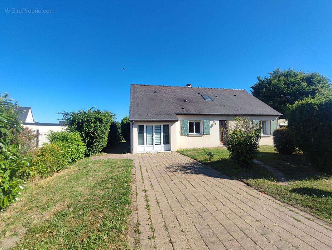 Maison à SAINT-ETIENNE-DE-CHIGNY