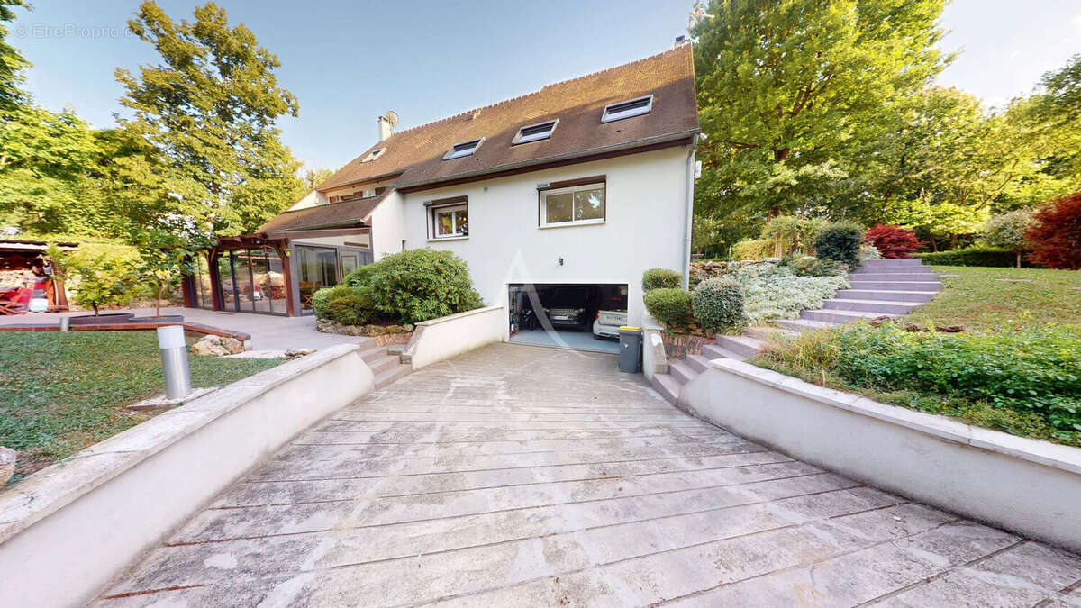 Maison à LAGNY-SUR-MARNE