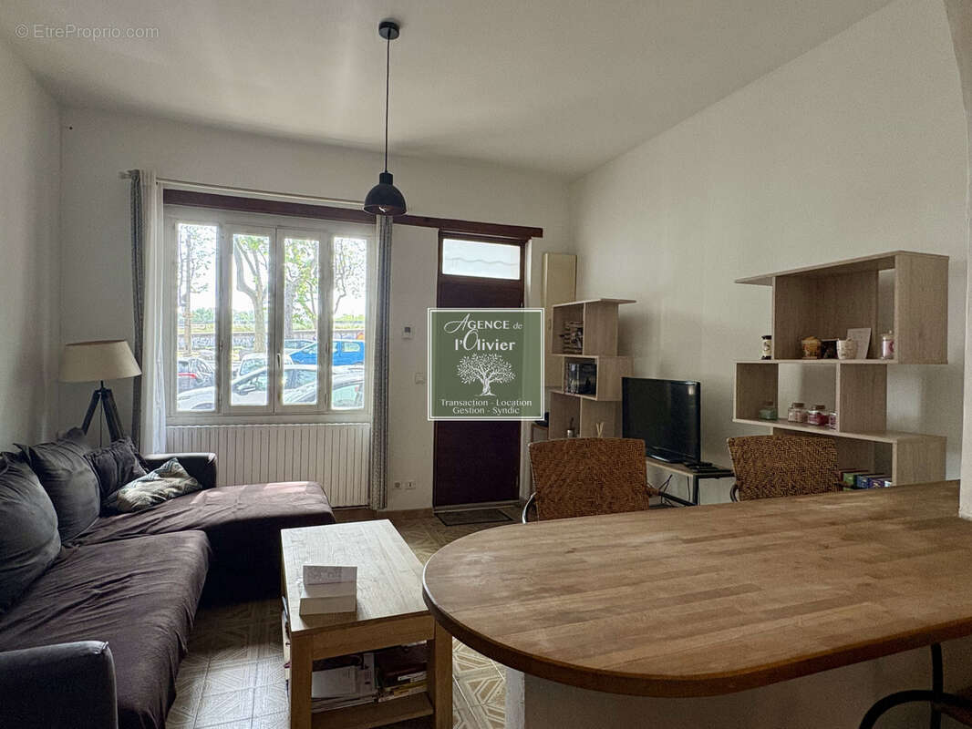 ARLES. Maison de ville avec terrasse - photo 5