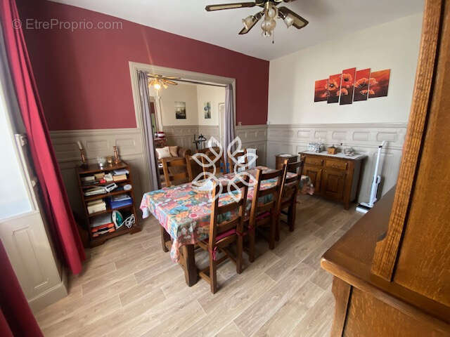 Maison familiale avec sous-sol complet et jardin - photo 9