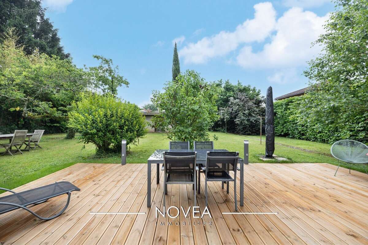 Maison à FLEURIEU-SUR-SAONE