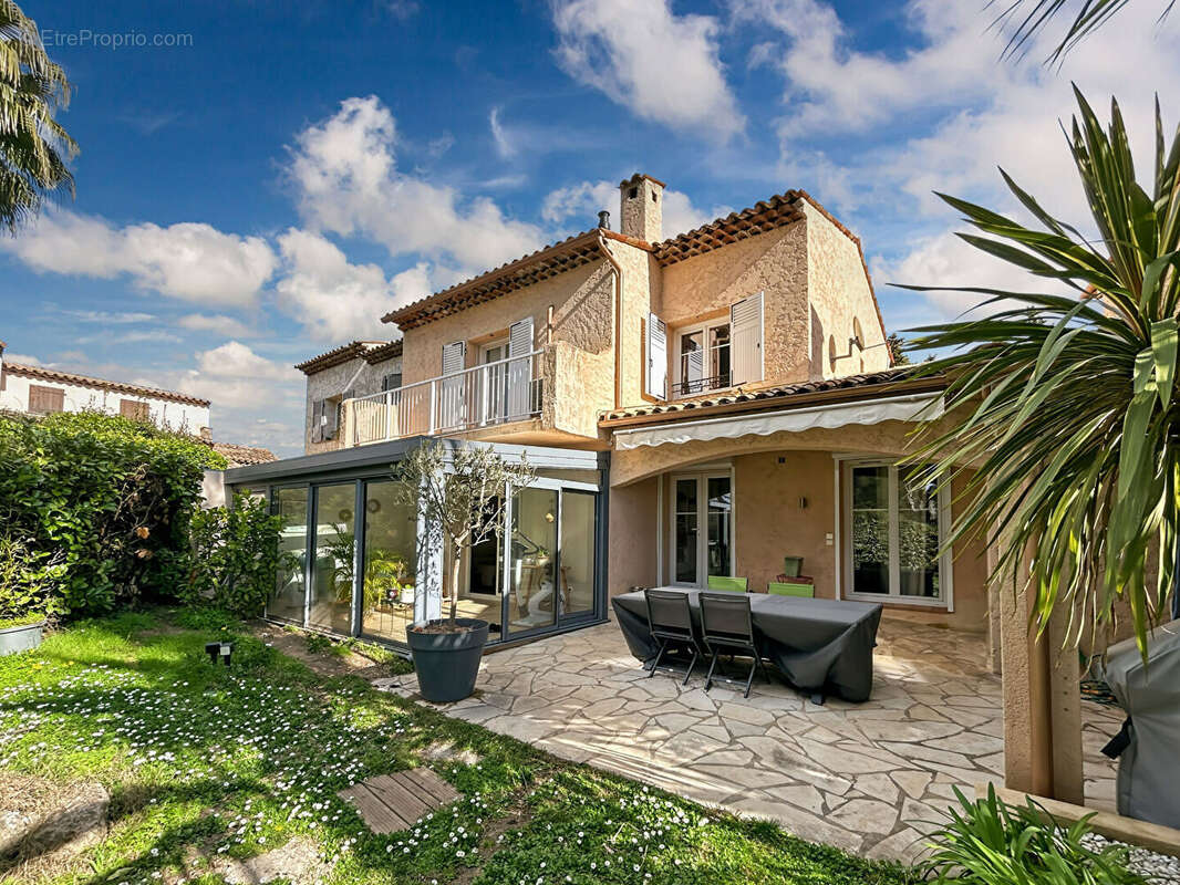 Maison à MOUGINS