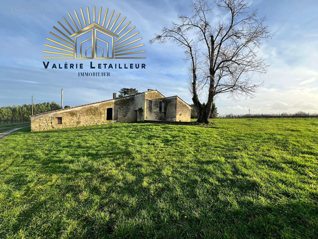 Maison 420 m2 à rénover sur une parcelle de 1854m2 avec vue campagne - photo 2