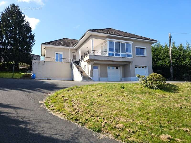 Maison à PANISSIERES