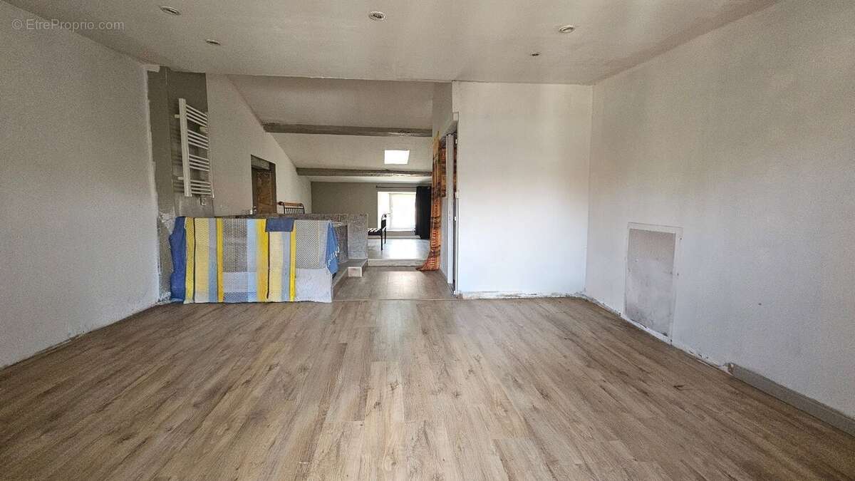 Maison mitoyenne au cur de St Maixent l'Ecole - photo 10