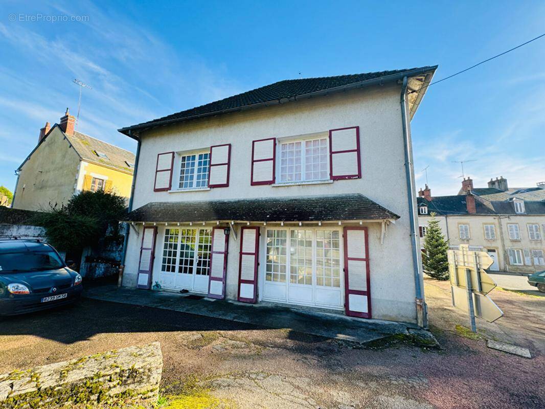 Maison à SAINT-SAULGE