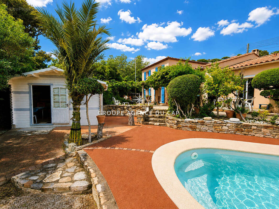 Maison à LES ISSAMBRES