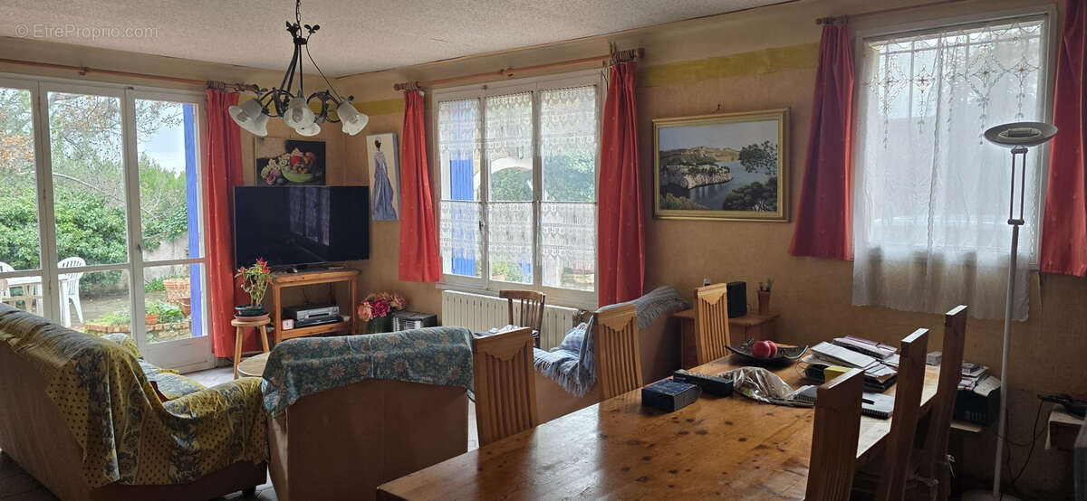 Maison à CHATEAUNEUF-DE-GADAGNE