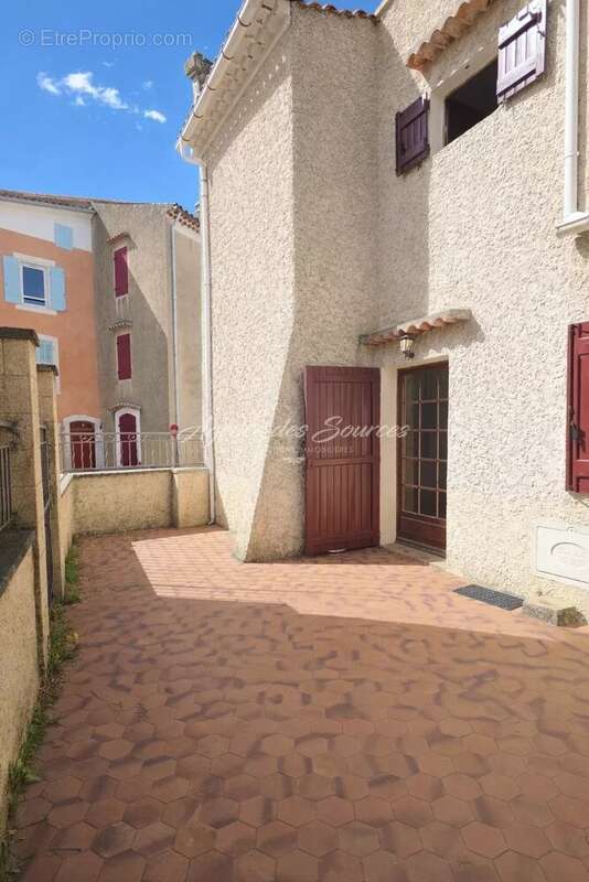 Maison à TAVERNES