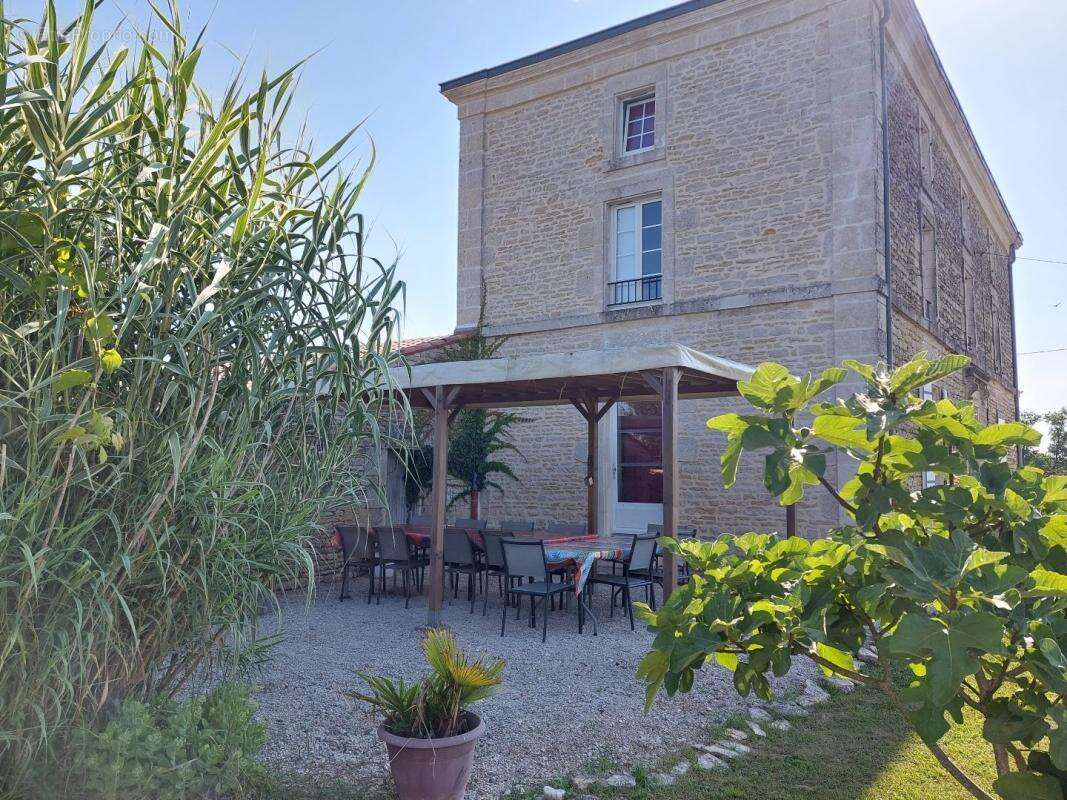 Maison à LA RONDE
