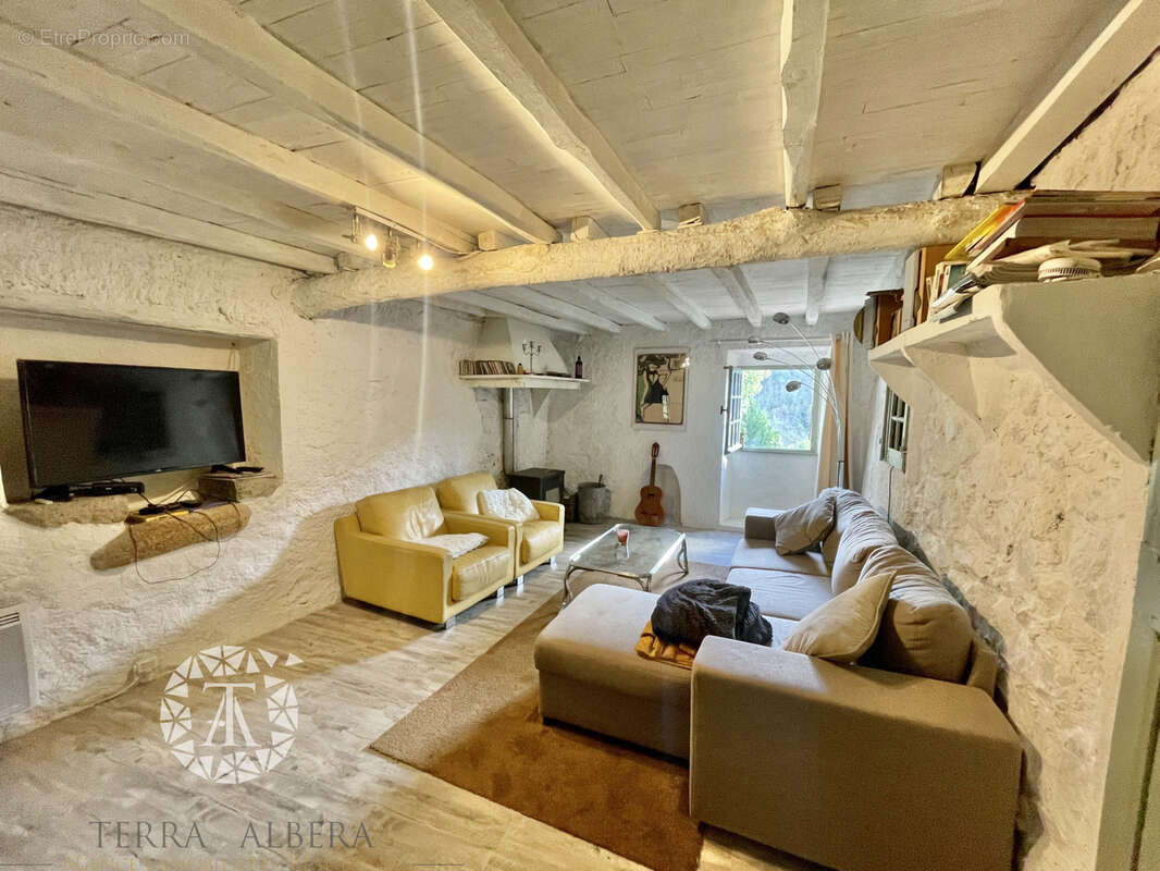 Maison à SERRALONGUE