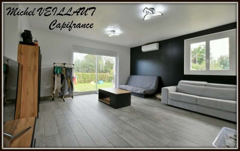 Maison à PARAY-LE-FRESIL