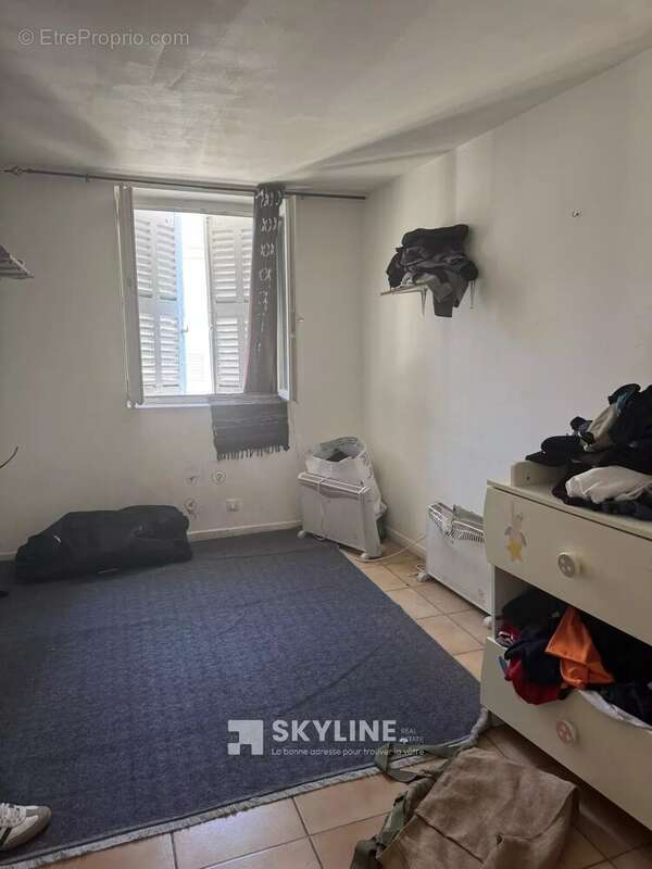 Appartement à MARSEILLE-1E