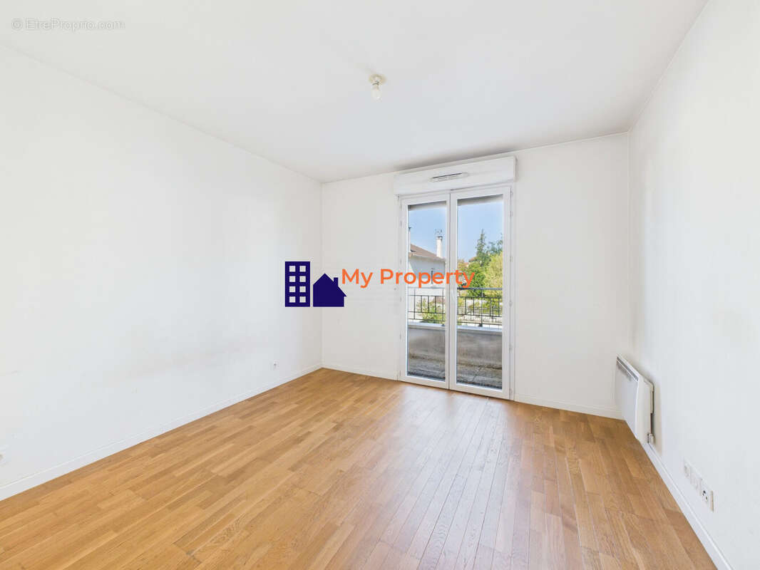 Appartement à HOUILLES