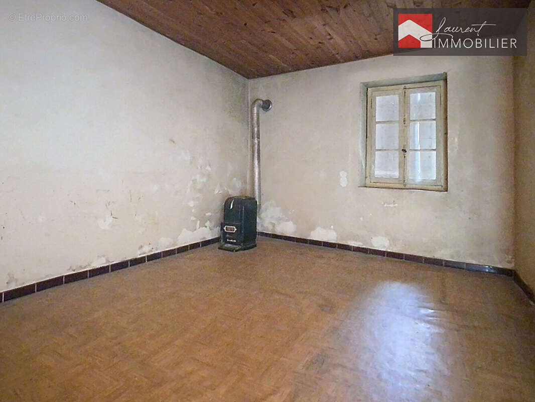 Maison à L&#039;ABERGEMENT-DE-CUISERY