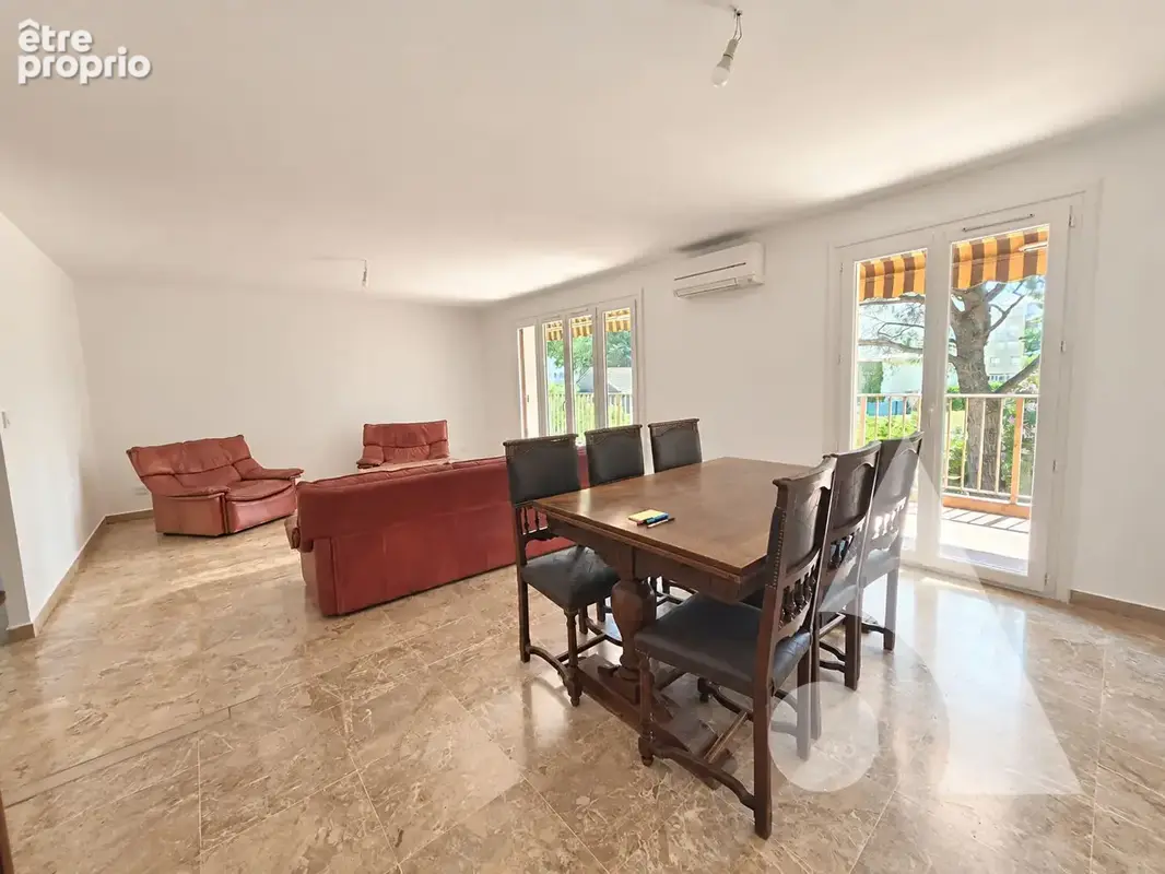 Spacieux T3 de 77 m²env.  avec Terrasse, Parking & Cave - FREJUS PLAGE - photo 3