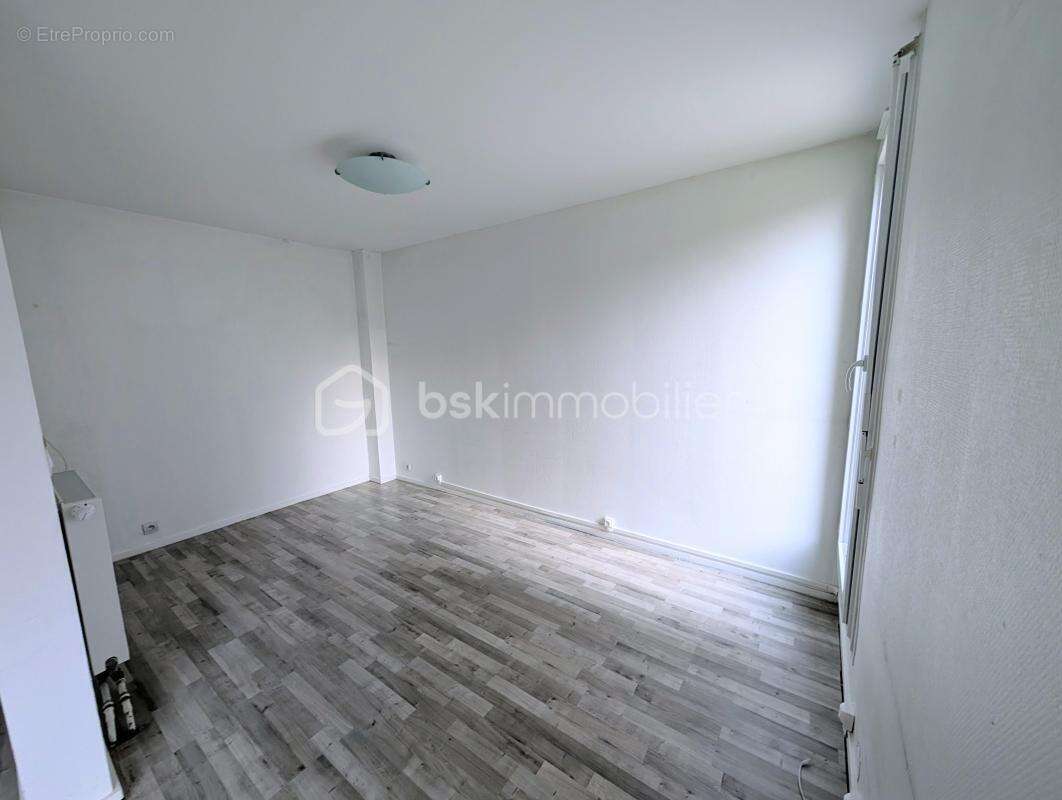 Appartement à LOGNES