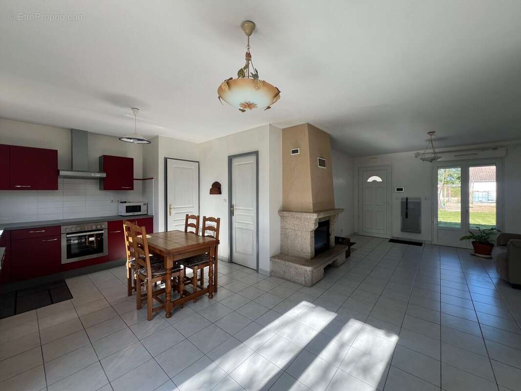 Maison à SAINT-MARTIN-SUR-OCRE