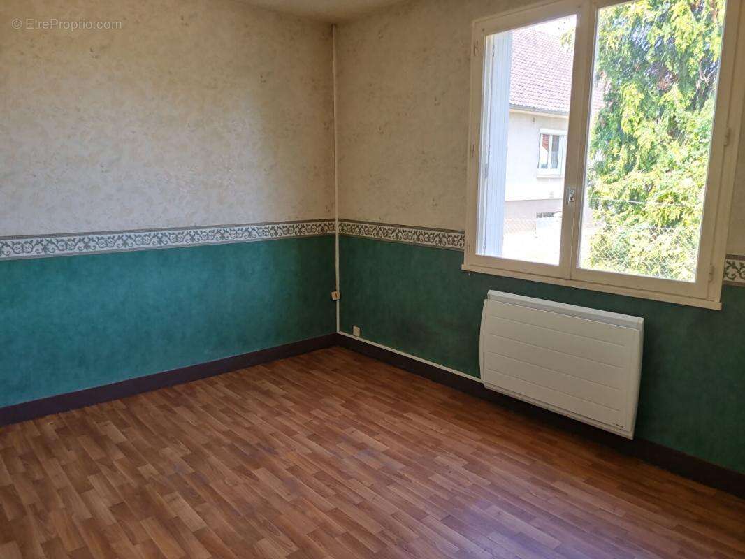 Maison salon sejour cheminee insert, 3 chambres et veranda - photo 10