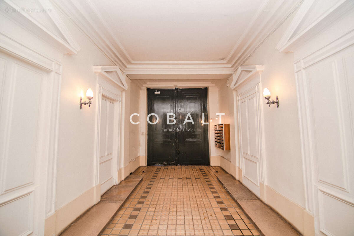 Appartement à PARIS-7E