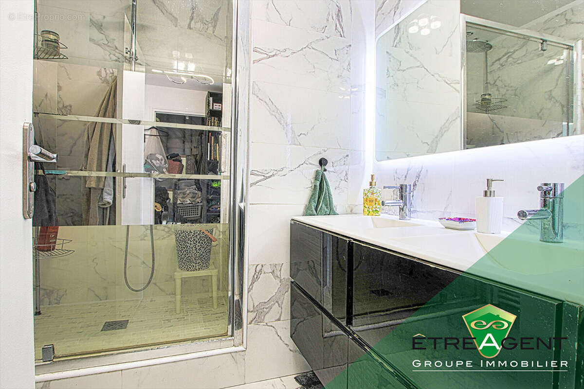 Appartement à LE MESNIL-LE-ROI